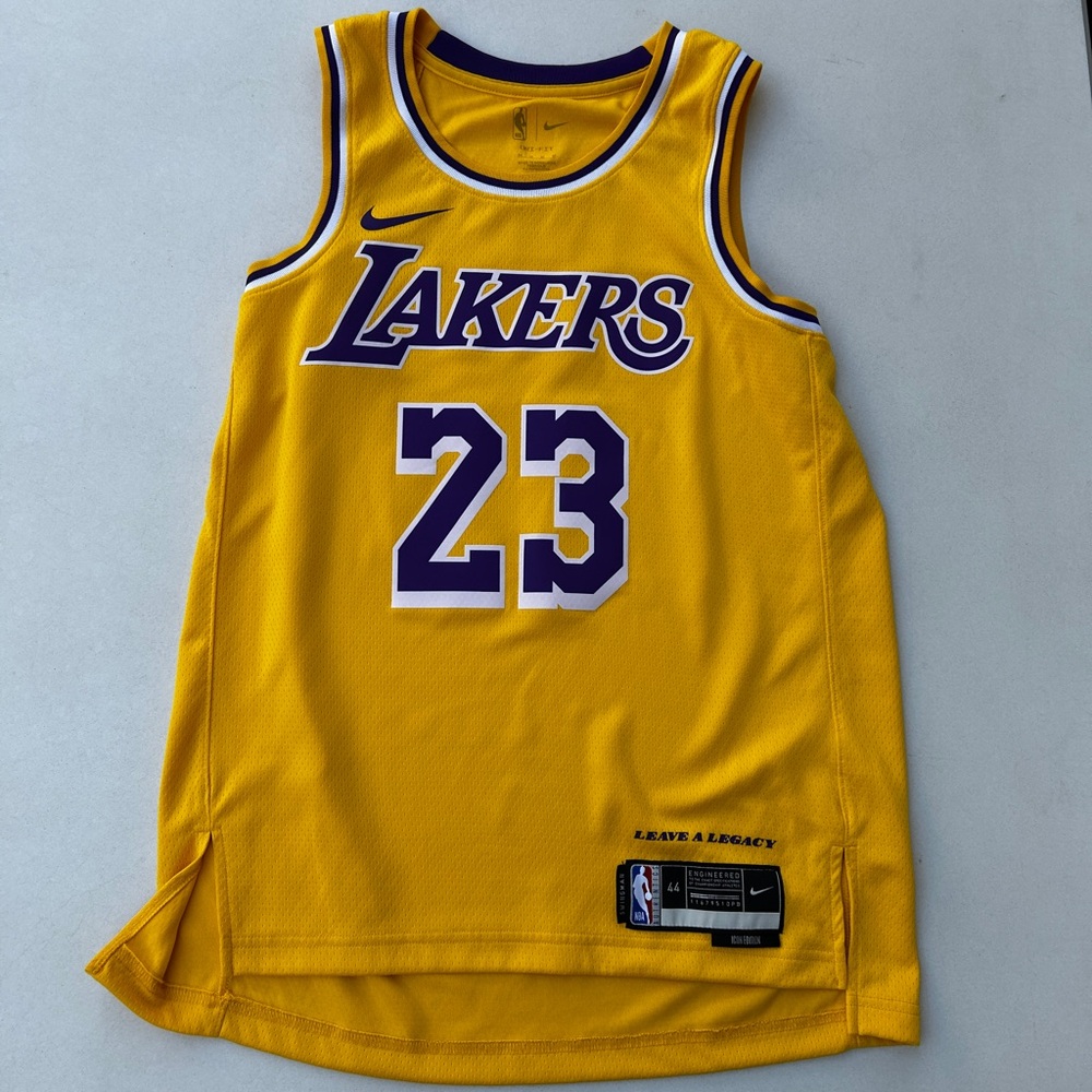 LeBron James jersey Nike